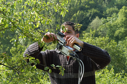 Measuring photosynthesis on drought-tolerant species in Halle (Photograph: Helge Bruelheide)